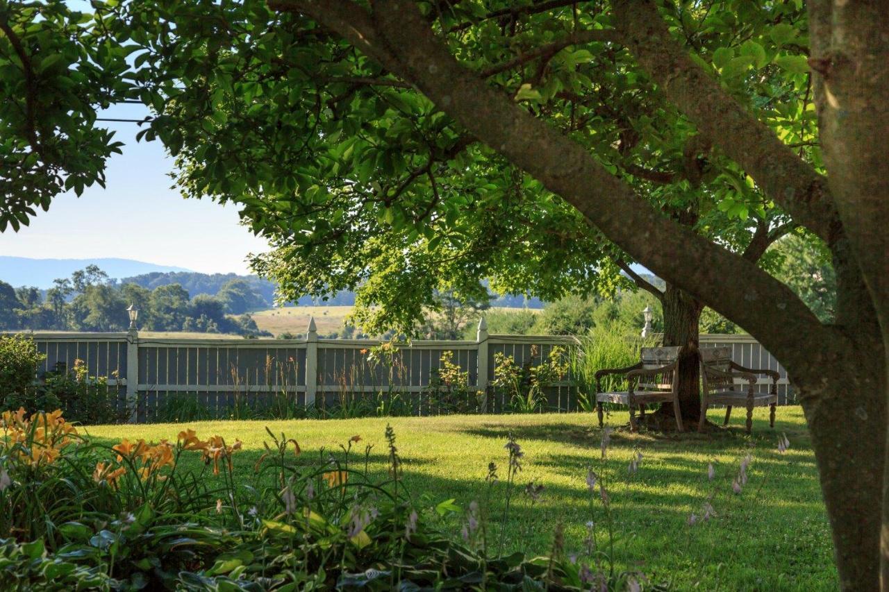 L'Auberge Provencale Inn & Restaurant Boyce Buitenkant foto